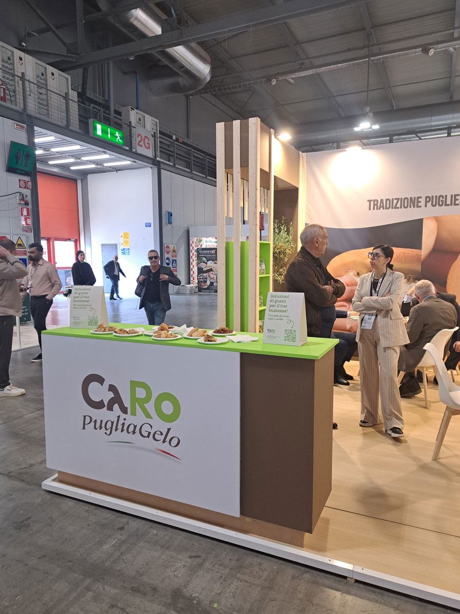 Stand fieristico a tema Puglia per Caro Puglia Gelo in Fiera Milano - 2