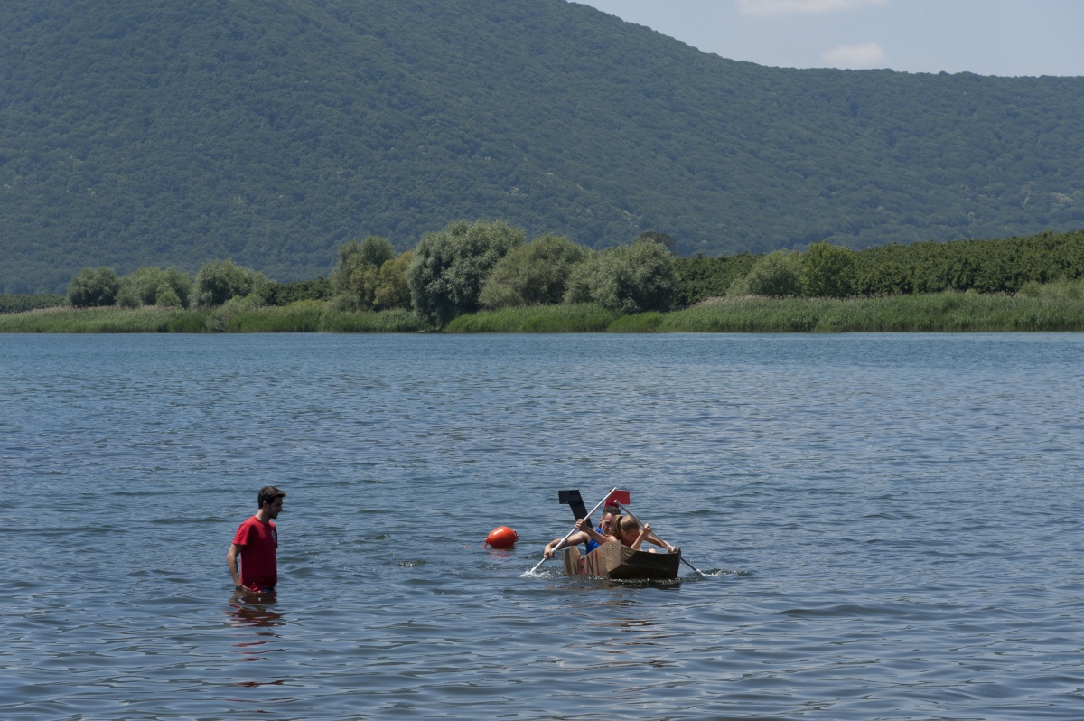Smart Eventi: Team building carton boat per Daimler Merfina - 6