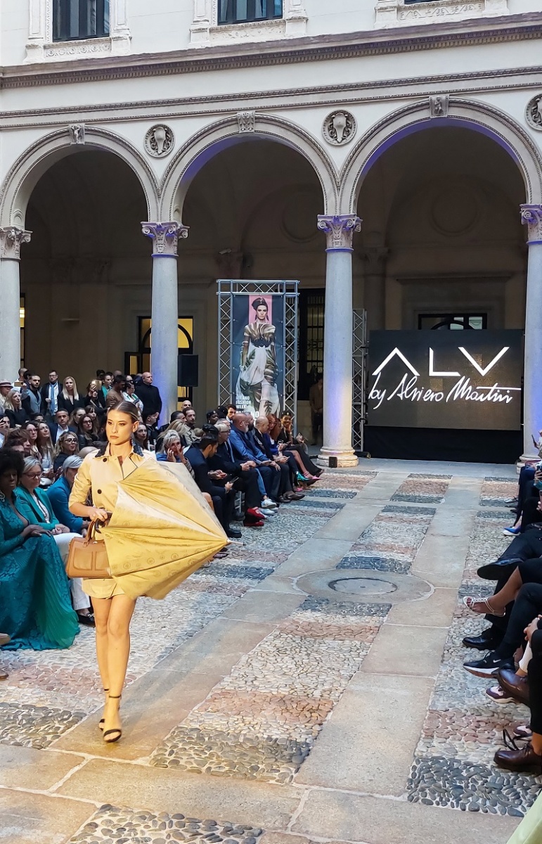 Alviero Martini Fashion Show alla mfw2022 - 8