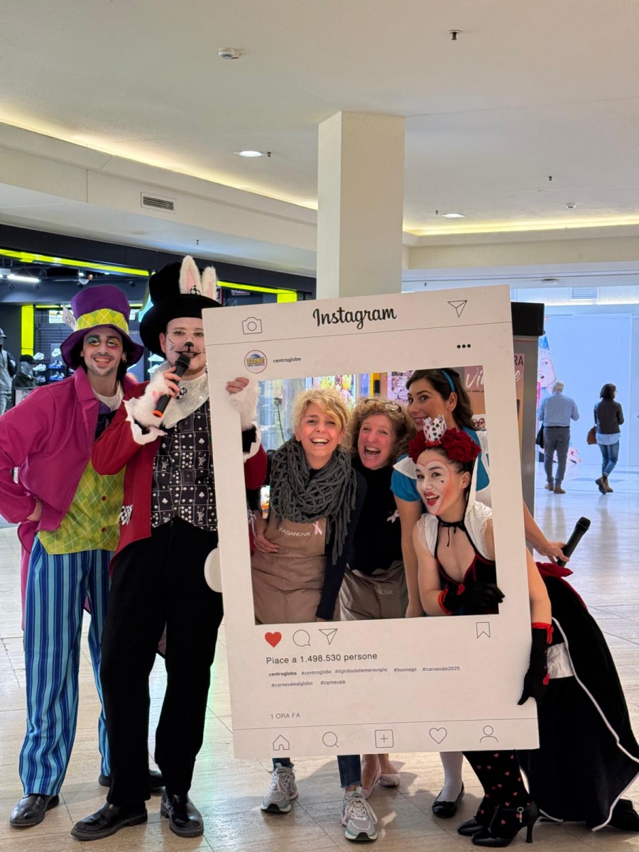 Alice nel Paese delle Meraviglie anima il Carnevale al Centro Globo - 2