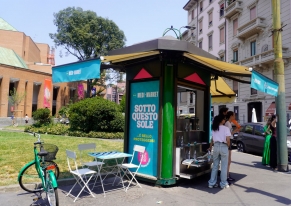 Il tour itinerante "Sotto questo sole", ideato e prodotto dai team di Smart Eventi e Guru Marketing, ha portato Medi-Market nelle piazze di Milano, Torino, Bologna e Ravenna, raggiungendo una media di 3.000 persone al giorno