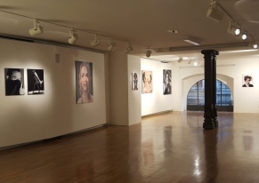 Smart Eventi ha organizzato la mostra personale per il fotografo Emilio Tini.