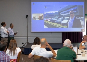 Secondo anno consecutivo di collaborazione con Pentana Solutions per l'organizzazione del Pentana Day 2026: un evento ibrido con collegamenti internazionali, gestione tecnica avanzata e servizi ristorativi curati nei minimi dettagli.