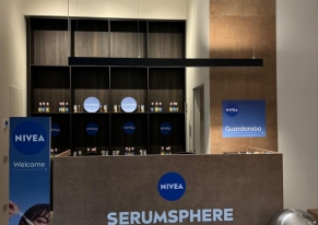 Dalla scelta della location perfetta a menu raffinati, dall'attenzione ai dettagli nell'arredamento alla creazione di un'atmosfera che riflette i valori aziendali: il nostro lavoro per Nivea