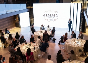 Location d'eccezione, scenografie ispirate a James Bond e un'esperienza gastronomica firmata Tartufi Jimmy per cento ospiti premium