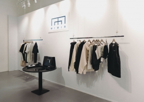 Temporary shop, serata di lancio e street marketing: abbiamo gestito il debutto di Mimir Srl durante la Fashion Week uomo di gennaio, scegliendo una galleria d’arte come sede espositiva.