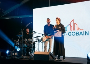 Smart Eventi realizza un evento eccezionale per Saint-Gobain, unendo sostenibilità e inclusività. Dall'accredito digitale eco-friendly alle strutture a basso impatto.